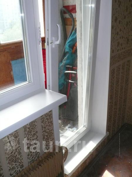 Фото 28. Цельноостекленная балконная дверь с порогом - вид: нижняя часть 